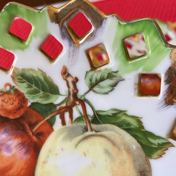 VTG set of 2 Original Porcelain Handpainted Plates Fruit Apple Strawberry Japan - Picture 5 of 11